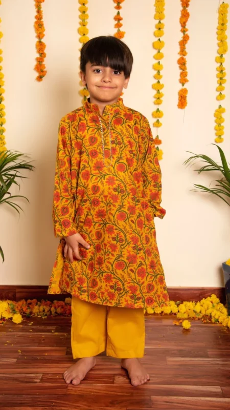 BACHPAN DARPAN HAND BLOCK KURTA PANT SET