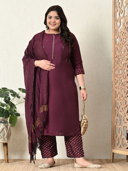 PrettyPlus by Desinoor.com Plus Size Beads and Stones Kurta with Trousers & Dupatta