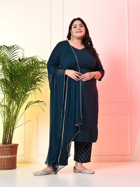 PrettyPlus by Desinoor.com Plus Size Ethnic Motifs Printed Kurta with Trousers & Dupatta