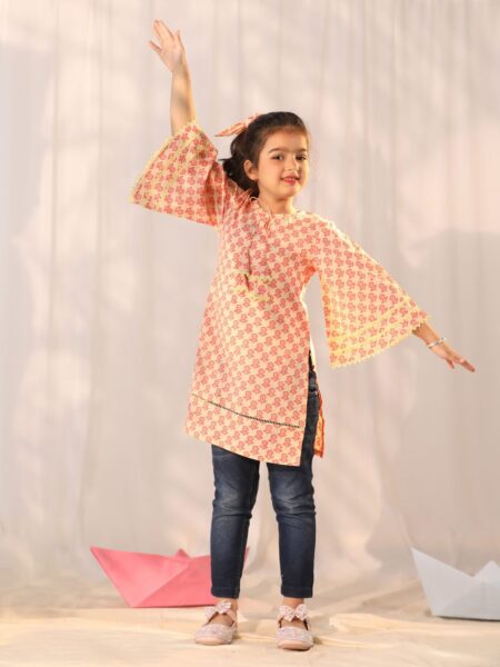 Girls' Peach Cotton Printed Kurta