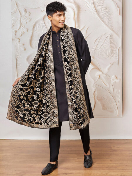 Men's Black Silk Blend Kurta,Pyjama And Dupatta Set.