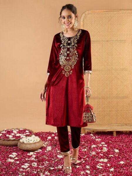 Ethnic Motifs Embroidered Straight Zari Work Kurta With Pencil Pants