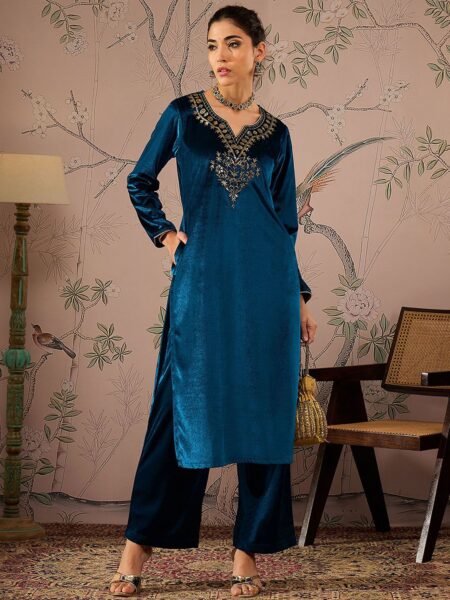 Floral Embroidered Round Neck Long Sleeves Regular Velvet Kurta