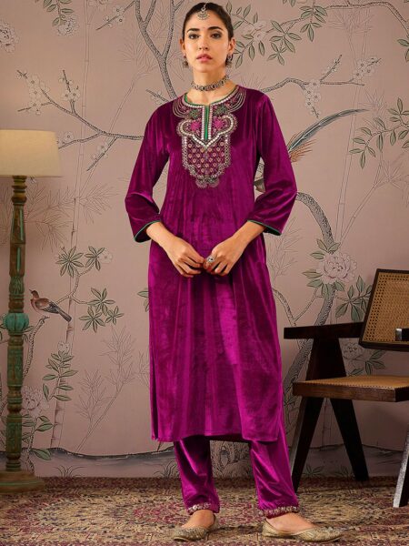 Floral Embroidered Round Neck Three-Quarter Sleeves Regular Velvet Kurta