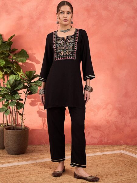 Women Floral Embroidered V-Neck Kurta with Salwar